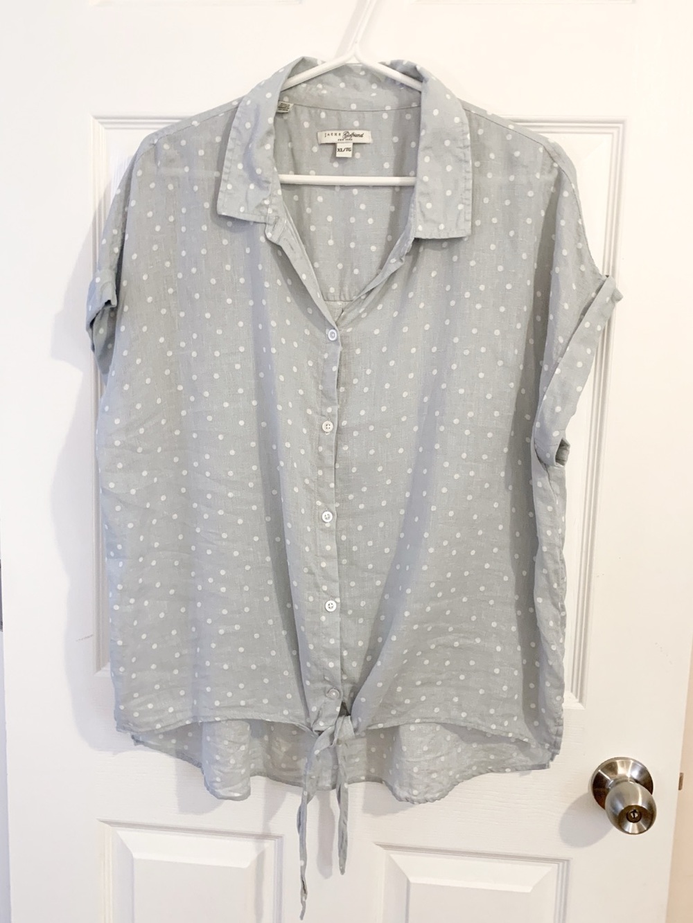 Jachs Girlfriend - Light blue / gray Polka Dot Tie-Front Shirt - size XL